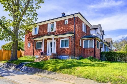 33 Castlefield Ave, Toronto, ON, M4R1G5 | Card Image