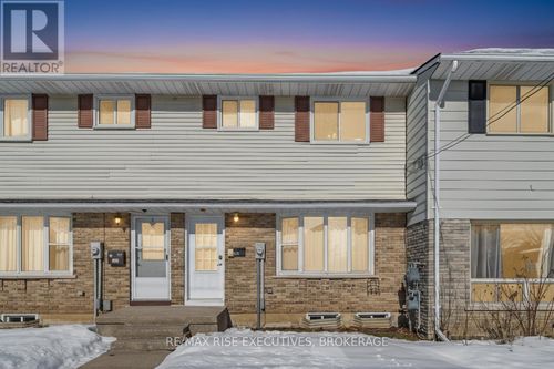 926 Amberdale Cres, Kingston, ON, K7M6V1 | Card Image