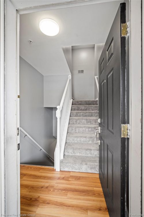 16810 Farmington Rd, Livonia, MI, 48154-2947 | Card Image