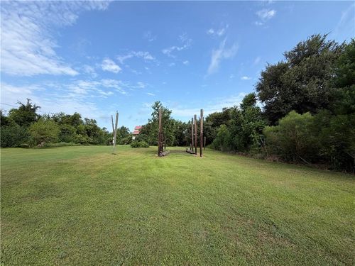 2101 Robin St, Saint Bernard, LA, 70085-7747 | Card Image