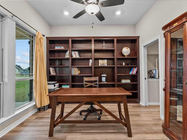 16941 Cowan Rd, House other with 3 bedrooms, 3 bathrooms and 2 parking in Alvin TX | Image 5