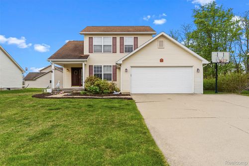 1265 Theresa Dr, Fenton, MI, 48430-9639 | Card Image