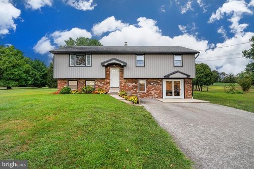 950 Spring City Rd, PHOENIXVILLE, PA, 19460-1881 | Card Image