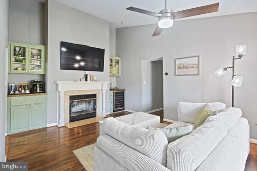 apt-l-8391 Montgomery Run Rd, ELLICOTT CITY, MD, 21043-7352 | Card Image