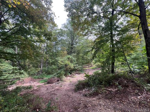 1004 Old Albany Post Rd, Garrison, NY, 10524-4306 | Card Image