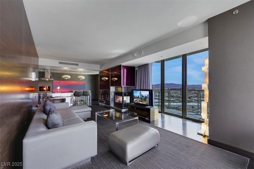 3221-4381 W Flamingo Rd, Las Vegas, NV, 89103-3903 | Card Image