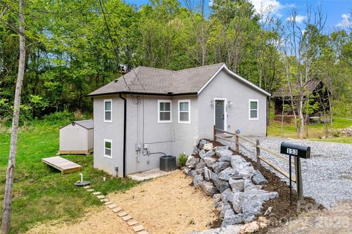 153 Arrowood Corner Rd, Mars Hill, NC, 28754-9692 | Card Image