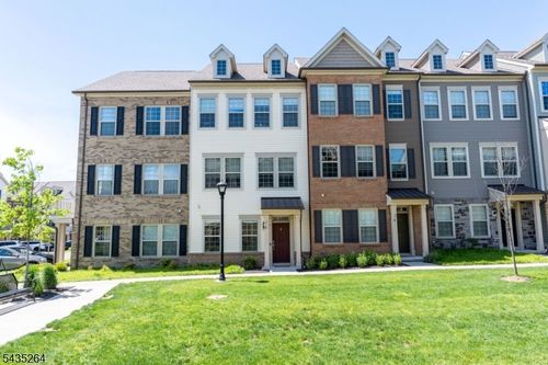 18 Cortland Ct, Livingston, NJ, 07039-5711 | Card Image