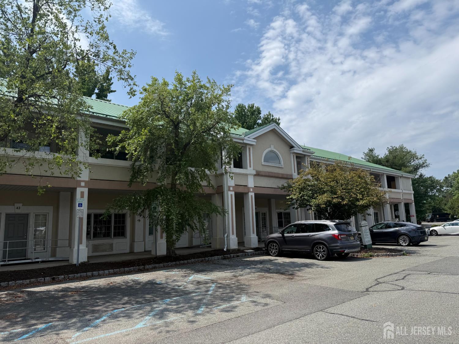 52 Bridge St, Metuchen, NJ 08840