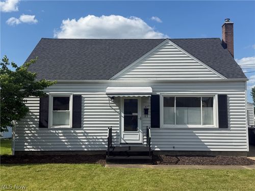 187 Helena Dr, Struthers, OH, 44471-1507 | Card Image