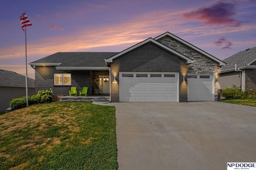 1329 Linden Dr, Blair, NE, 68008-3690 | Card Image