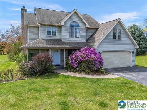 9309 Buckhorn Rd, Fogelsville, PA, 18051-2302 | Card Image