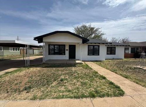 910 S 11th St, Slaton, TX, 79364-5324 | Card Image