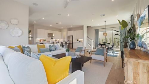 116 Tiffin, Irvine, CA, 92618 | Card Image