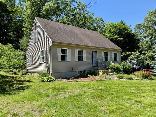 68 Hastings St, Greenfield, MA, 01301-2007 | Card Image