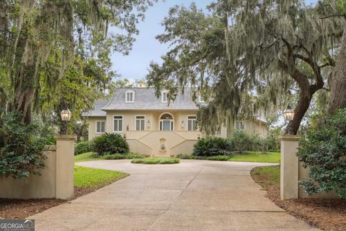 160 Hampton Point Dr, Saint Simons Is, GA, 31522-5426 | Card Image