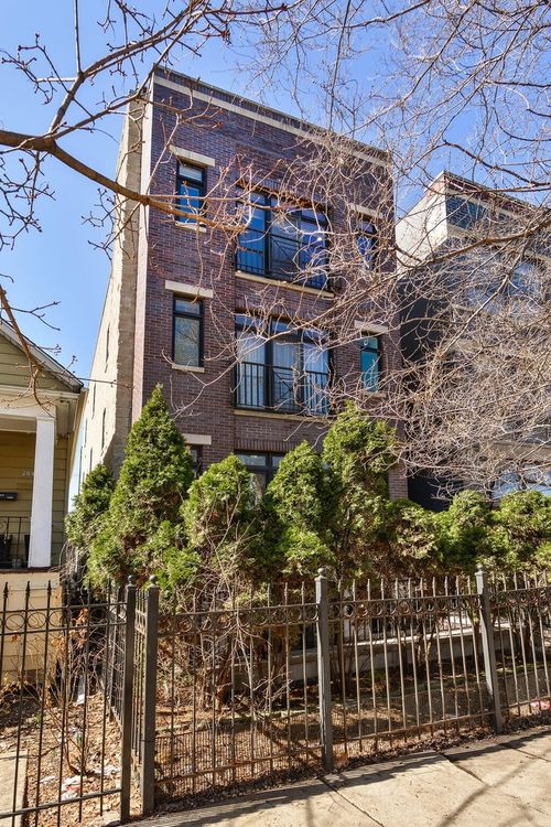 1-2846 N Damen Ave, Chicago, IL, 60618-8204 | Card Image