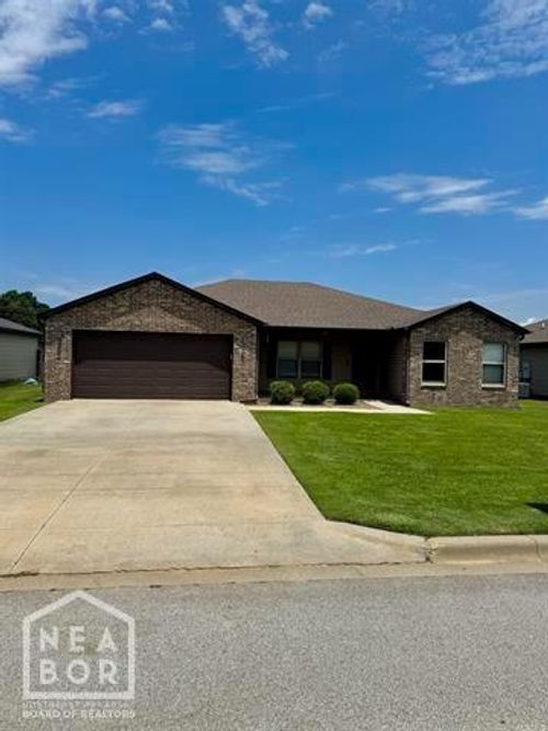 207 Gavin Dr, Paragould, AR, 72450-2683 | Card Image