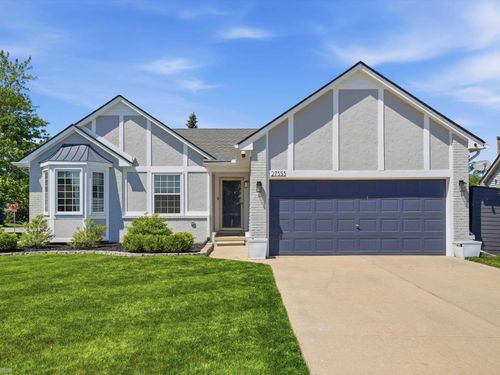 27555 Cedar Glen Dr, Chesterfield, MI, 48051-2560 | Card Image