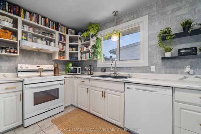 30 Miron Rd, House other with 3 bedrooms, 2 bathrooms and 4 parking in Trenton ON | Image 10
