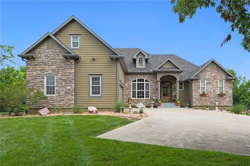 9104 E 203rd St, Belton, MO, 64012-7617 | Card Image