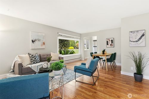 4806-4806 Terrace Dr Ne, Seattle, WA, 98105-3924 | Card Image