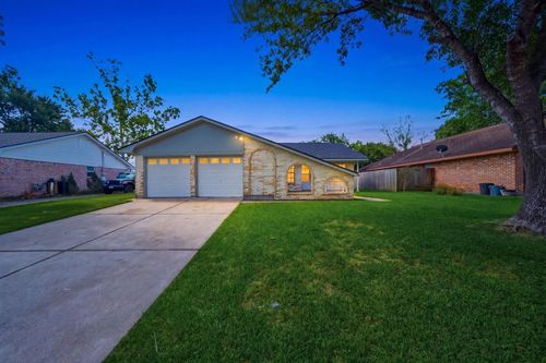 2003 Williamsburg Court S, League City, TX, 77573 | Card Image