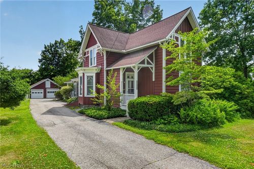 13721 Spring St, Burton, OH, 44021-9000 | Card Image