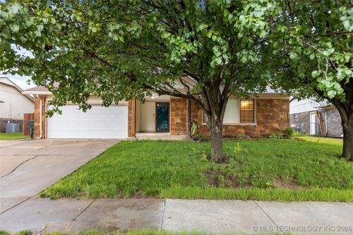 7607 N 122nd East Ave, Owasso, OK, 74055-3557 | Card Image