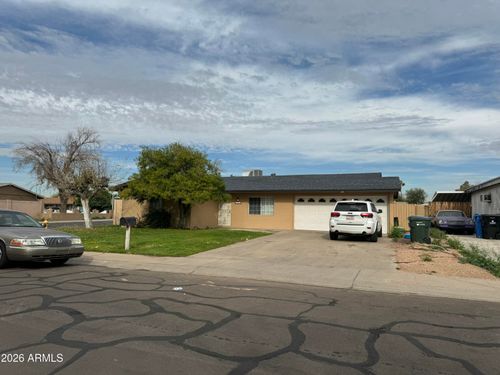 8214 W Sells Dr, Phoenix, AZ, 85033-2232 | Card Image