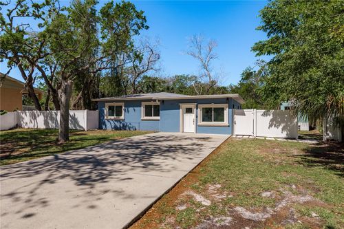 8423 Jackson Springs Rd, Tampa, FL, 33615-3203 | Card Image