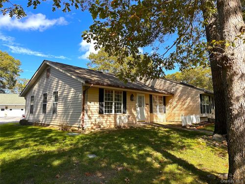 488a-488 Fairway Ct, Ridge, NY, 11961-8339 | Card Image