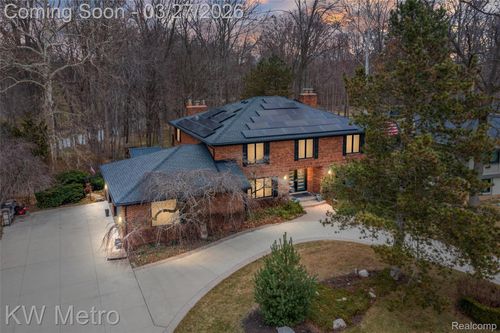 38890 Santa Barbara St, Clinton Twp, MI, 48036-4024 | Card Image