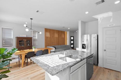 5426 Oriente Ln, Houston, TX, 77023-1187 | Card Image