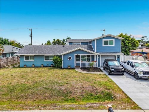 2212 Crystal Dr, Fort Myers, FL, 33907-4012 | Card Image