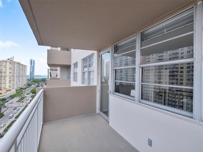 APT-1414 - 250 174 Th St, Condo with 1 bedrooms, 2 bathrooms and null parking in Sunny Isles Beach FL | Image 4