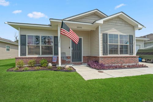 22862 Lafourche Ln, Denham Springs, LA, 70726-6979 | Card Image