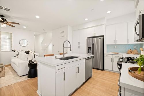 1118 Via Lucero, Oceanside, CA, 92056-4265 | Card Image