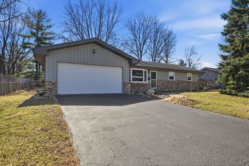 318 Dee Rd, North Aurora, IL, 60542-1217 | Card Image