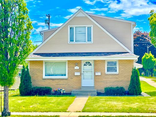 2131 W Layton Ave, Milwaukee, WI, 53221-2708 | Card Image