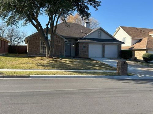 5002 Redwater Dr, Arlington, TX, 76018-2014 | Card Image