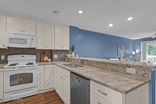 2403 - 2403 Surfrider Cir, Condo with 3 bedrooms, 2 bathrooms and null parking in Kure Beach NC | Image 4