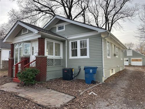 126 S Willow Ave, Sugar Creek, MO, 64053-1449 | Card Image