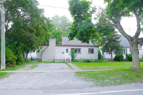 7020 Dunn St, Niagara Falls, ON, L2G2R7 | Card Image