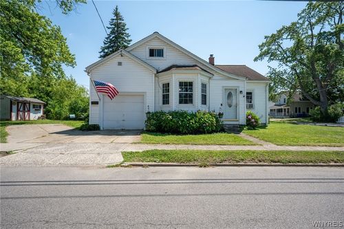 4 Kent Avenue, Hamburg, NY, 14219 | Card Image