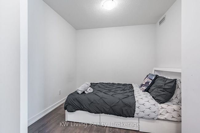 805 - 8 Trent Ave, Condo with 2 bedrooms, 1 bathrooms and 1 parking in Toronto ON | Image 24