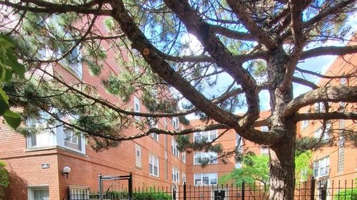 3b-2410 W Farragut Ave, Chicago, IL, 60625-2491 | Card Image