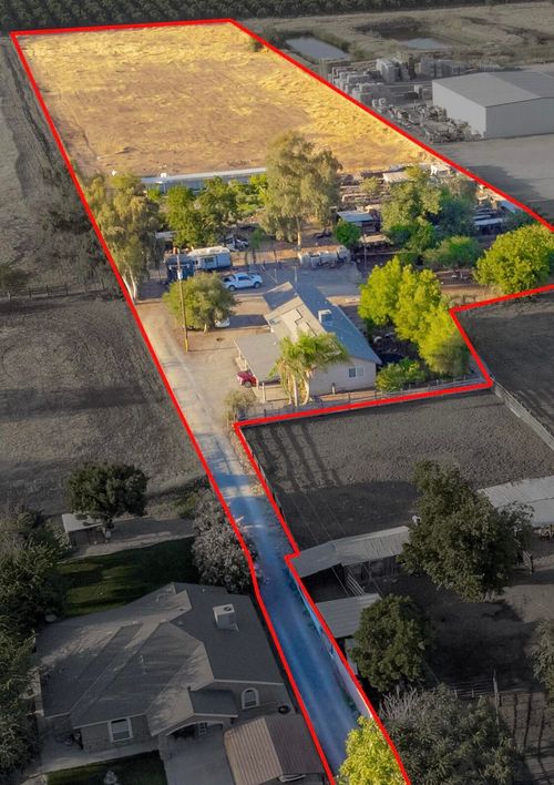 23478 Avenue 96, Terra Bella, CA, 93270-9562 | Card Image