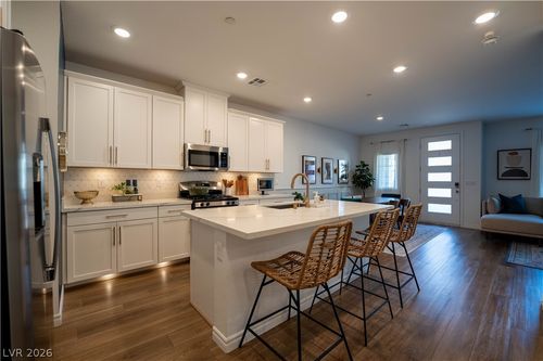 1061-600 N Carriage Hill Dr, Las Vegas, NV, 89138-4663 | Card Image