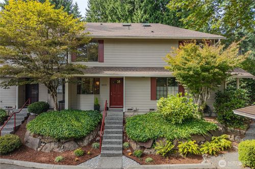 8615 139th Avenue Ne, Redmond, WA, 98052 | Card Image